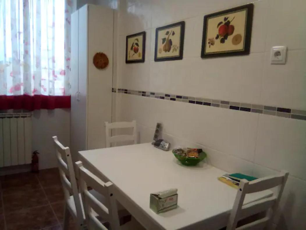 Las Golondrinas Zaragoza Habitacion Individual Extérieur photo